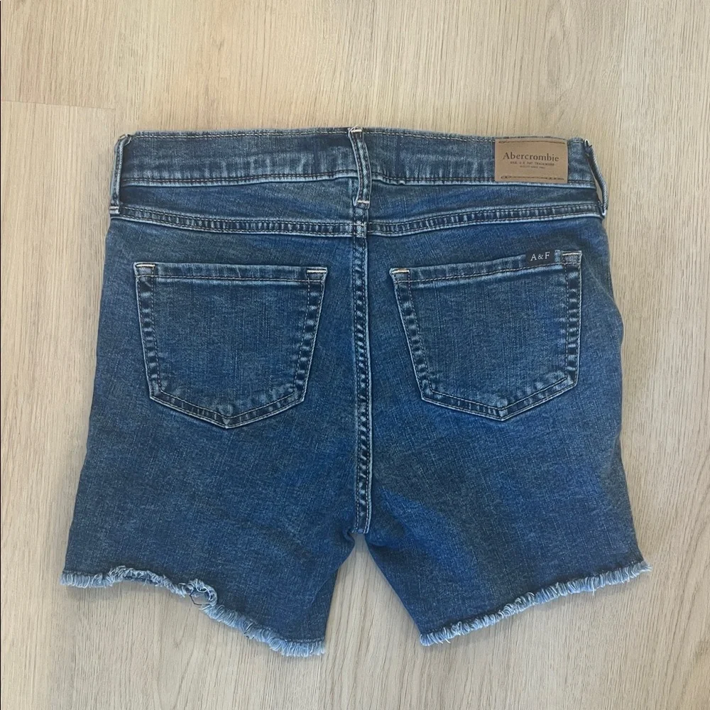 Abercrombie Kids Size 15/16 Blue Ripped Denim Shorts